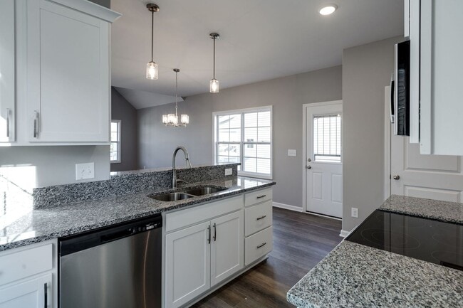 Building Photo - 1 Year of FREE Alarm Monitoring! 3 Bedroom with 2 Baths!