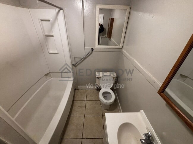 Building Photo - 1263 College Ave NE