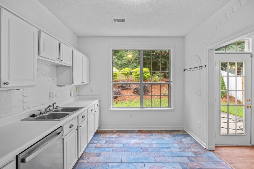 Building Photo - 1163 Rhyne Chase SE