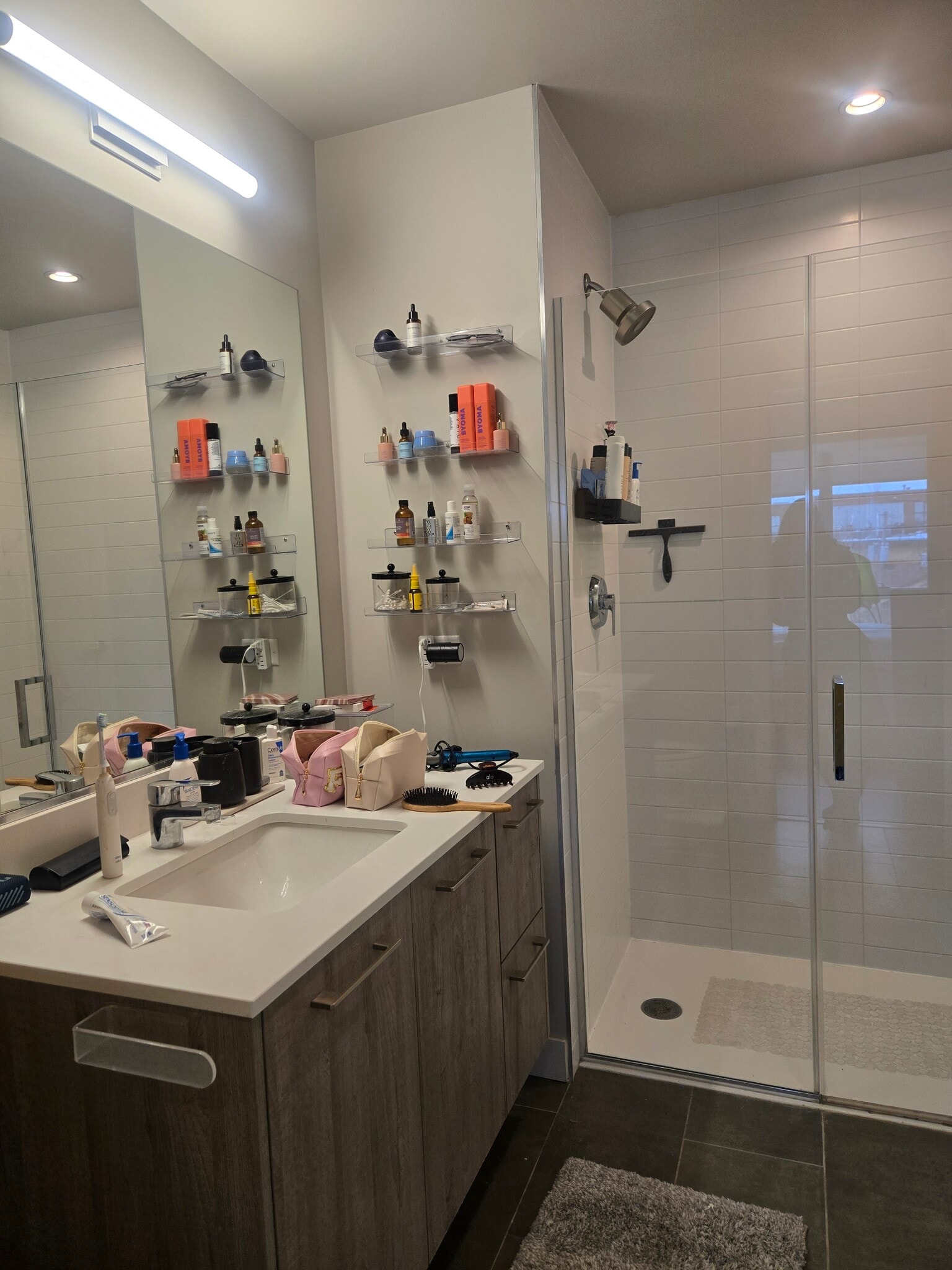 Building Photo - 1743 N Leavitt St