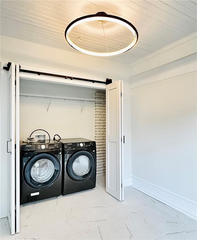 Building Photo - 38 Delmont Dr NE