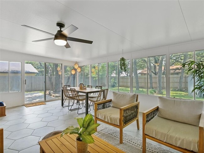 Building Photo - 3601 Ambleside Dr