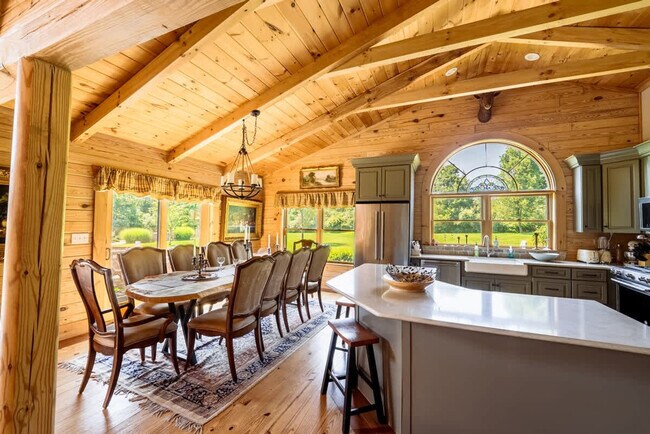 Building Photo - 7223 Ferry Rd