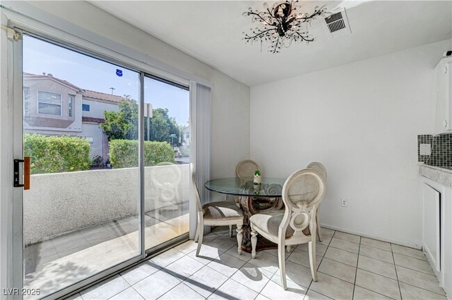 Building Photo - 4040 Castle Cove Dr
