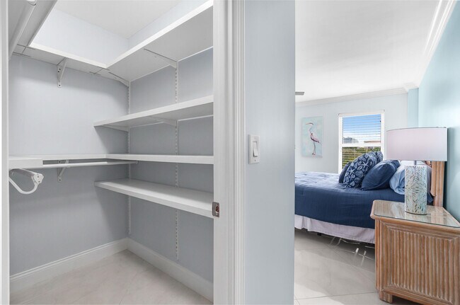 Building Photo - 950 Ponce De Leon Rd