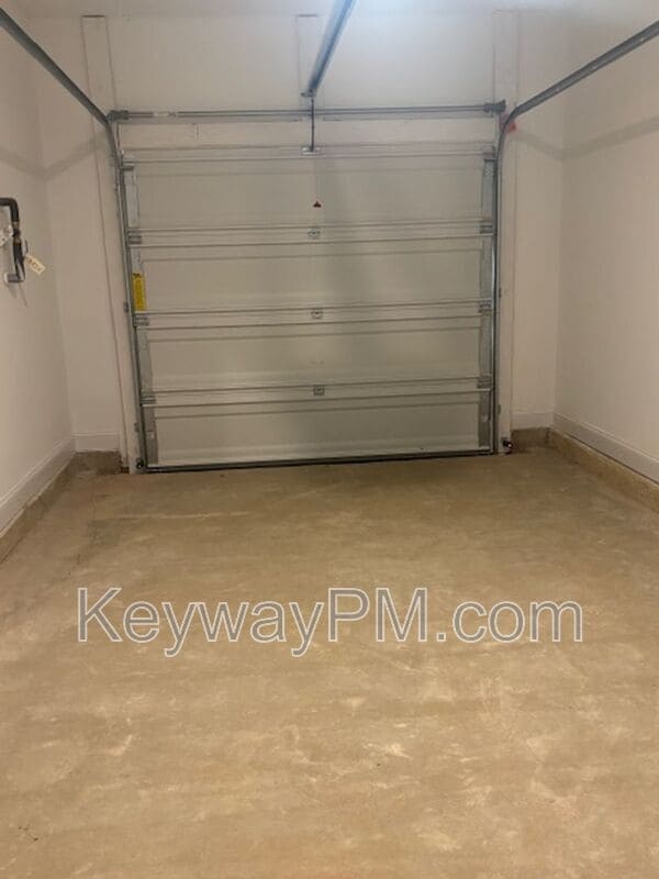 Building Photo - 2040 Denmark Ave SE