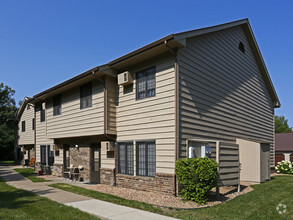 Building Photo - Perfect blend of comfort & convenience!