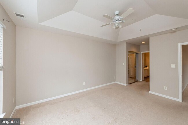 Building Photo - 25340 Lake Mist Square