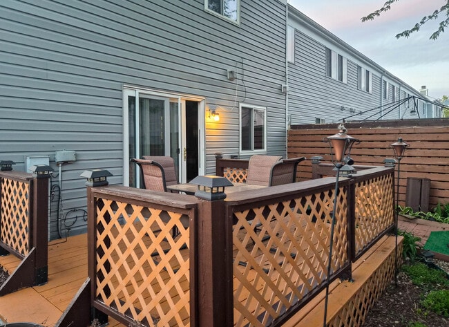 Building Photo - 824 Minnesota Cir