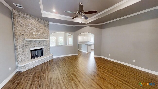 Building Photo - 809 Holliday Dr