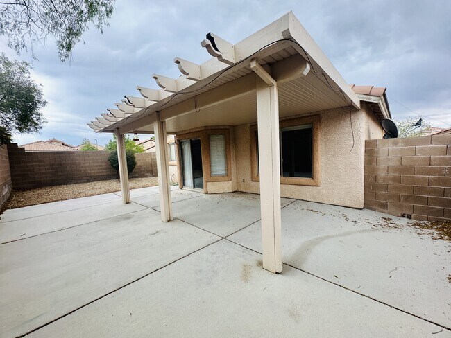 Building Photo - 10911 Vallerosa St