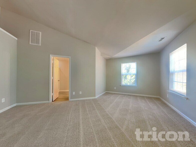 Building Photo - 16117 Long Talon Way