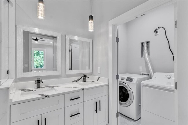 Building Photo - 3671 Hamilton Mill Rd