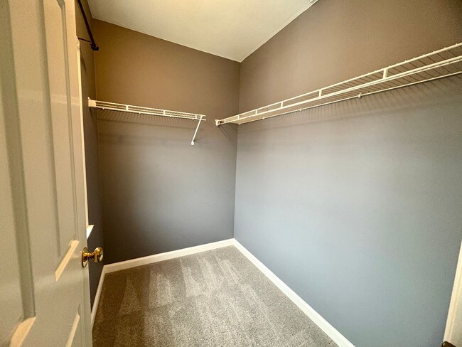 Building Photo - 3 Bedroom 1.5 Bathroom in Elizabethtown!