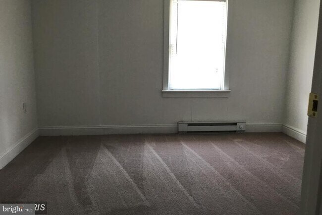 Building Photo - 2472 Waynesboro Pike