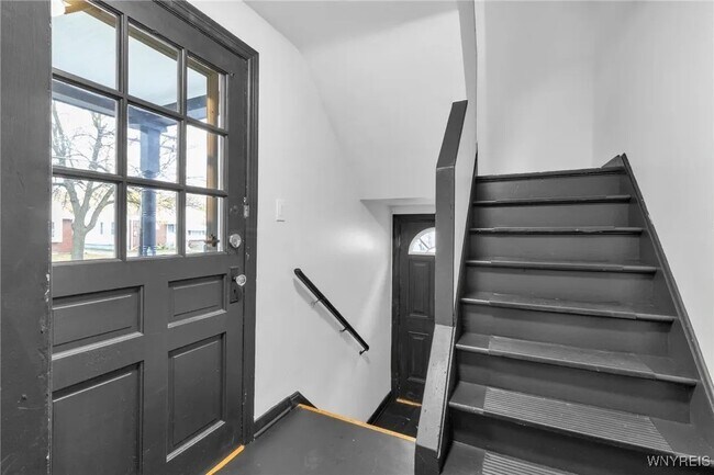 Building Photo - Callodine- 2 unit