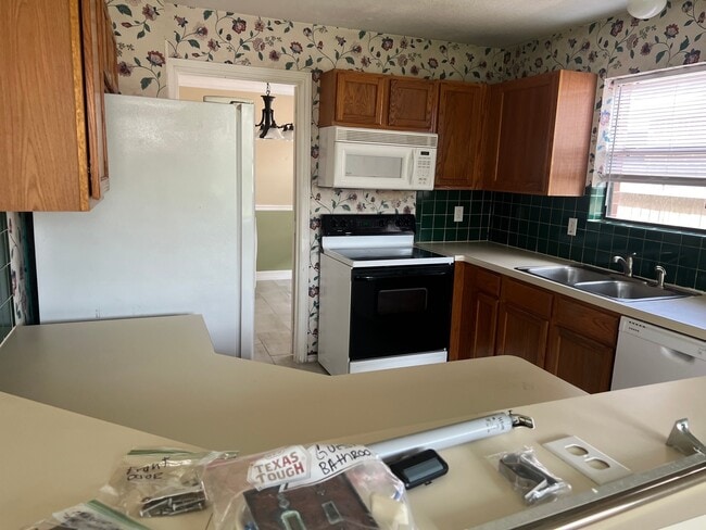 Building Photo - 5618 Village Arbour Dr