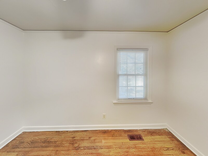 Building Photo - 816 Gertrude Pl NW