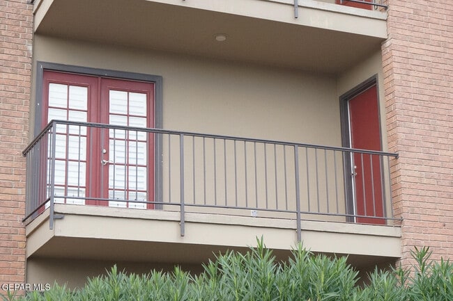 Building Photo - 4433 N Stanton St