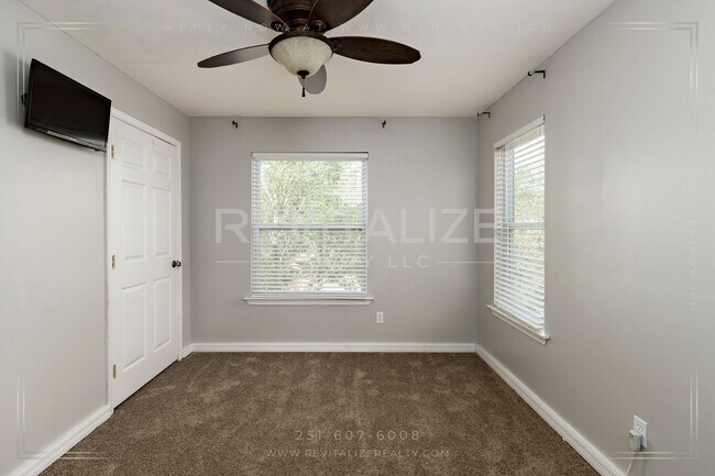 Building Photo - **COMING SOON** Stunning 2 Bedroom/2.5 Bat...