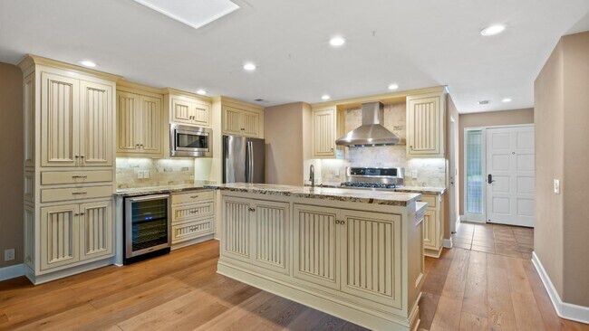 Building Photo - 156 Vineyard Cir