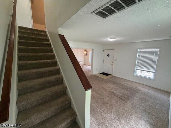 Building Photo - 250 Leawood Cir