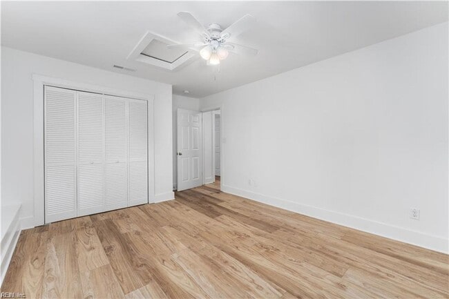 Building Photo - One-of-a-Kind 6-Bedroom Property