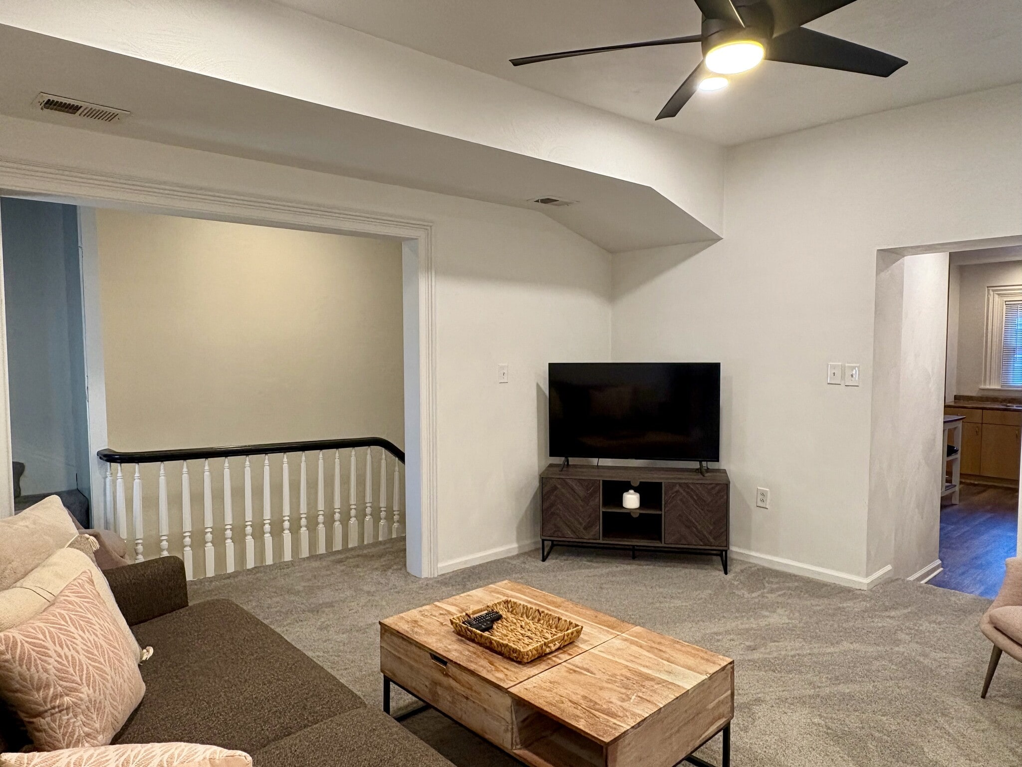 Living room - 2202 Sarah St