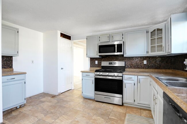 Building Photo - 1649 N Missouri Ave