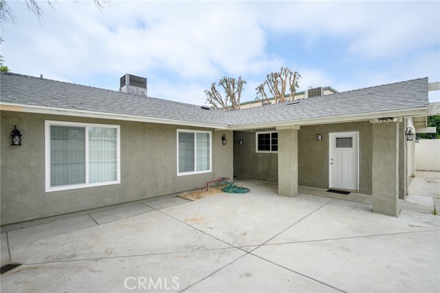 Building Photo - 16132 Chatsworth St