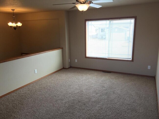 Building Photo - 1720 Torrey Pines Drive