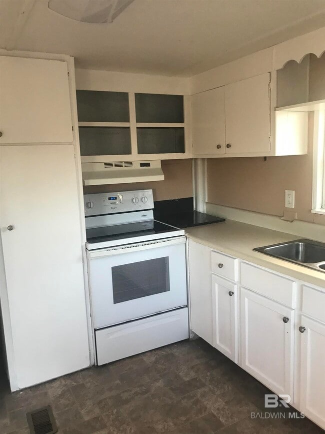 Building Photo - 20370 US-90