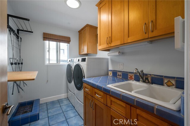 Building Photo - 310 30th St