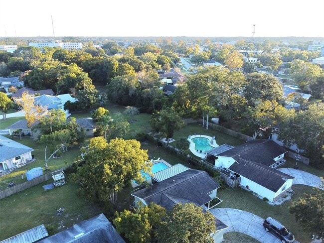 Building Photo - 411 Parson Brown Way