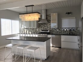 Building Photo - 31501 Burnside Pl