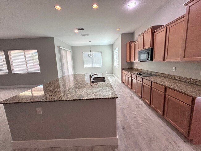 Building Photo - 3497 E Loma Vista St