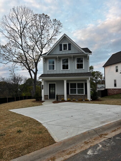 Building Photo - 194 Summit Ave SE