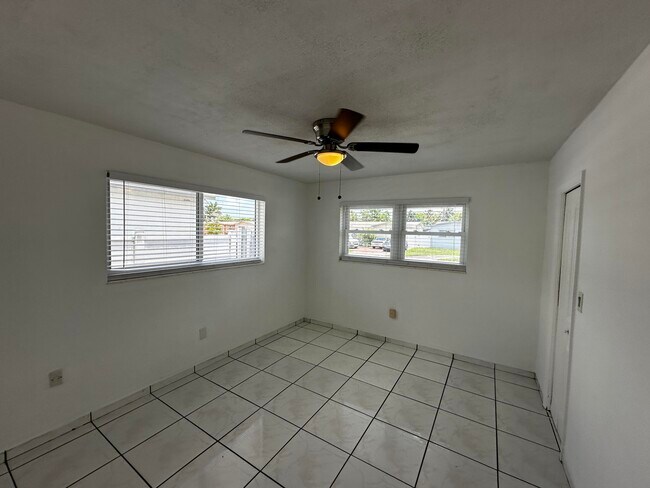 Building Photo - 7725 Grandview Blvd