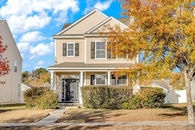 Building Photo - 16 Bushwood Dr