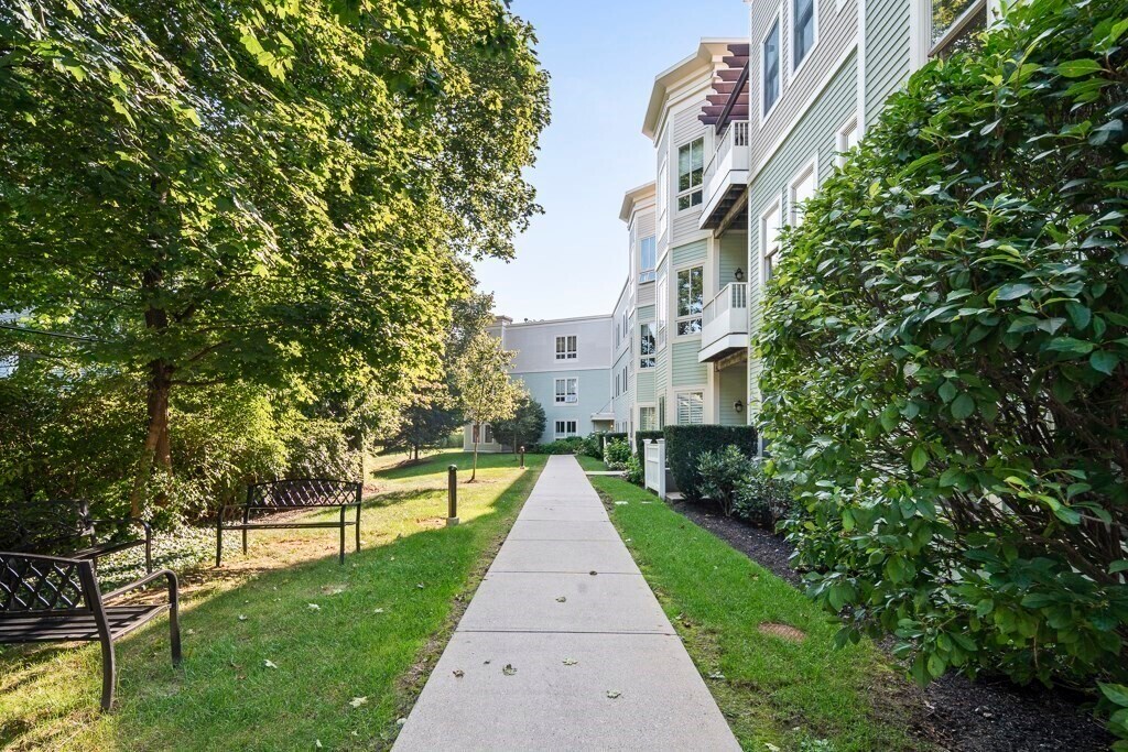 Building Photo - 629 Hammond St