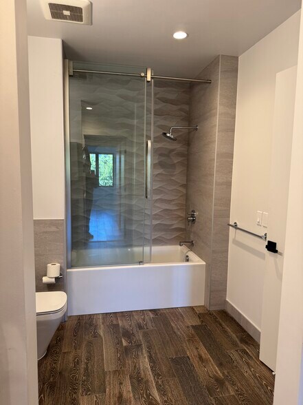 Building Photo - 2747 San Pablo Ave