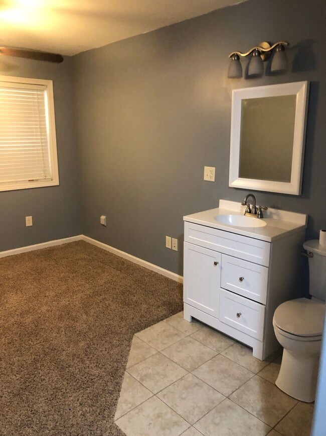 Building Photo - 3 Bedroom/3.5 Bath 2 story Condo - Kingsport, TN 37663
