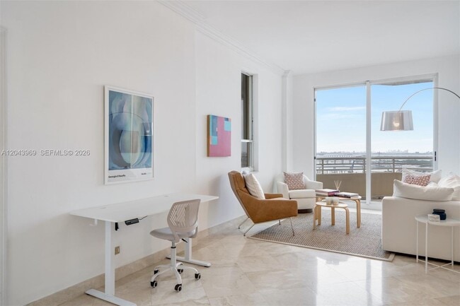 Building Photo - 888 Brickell Key Dr