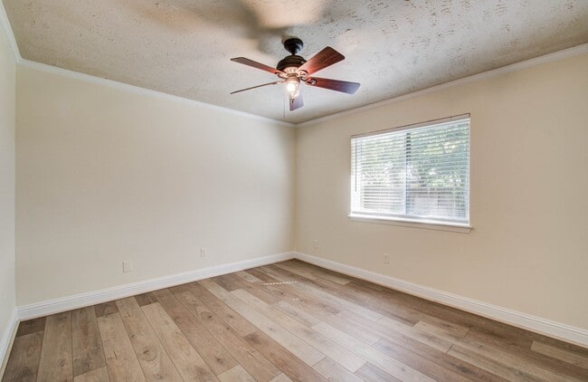 Building Photo - 10402 Eagle Glen Dr