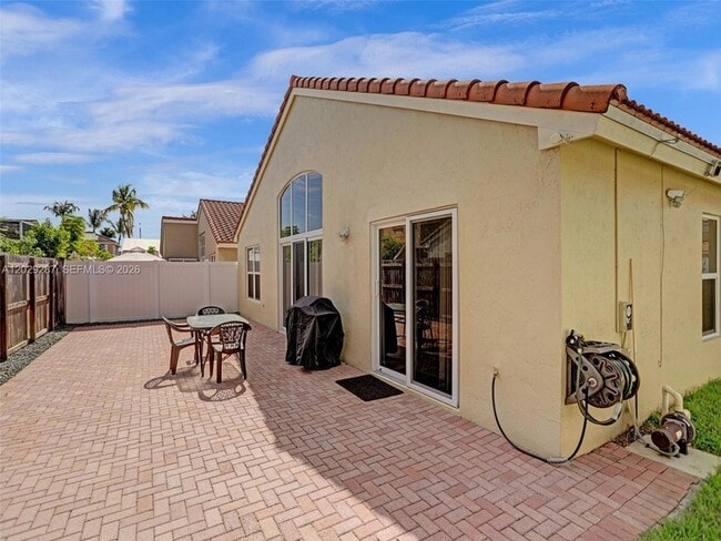 Building Photo - 16541 NW 5th St