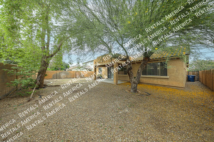 Building Photo - 19407 E Canary Way