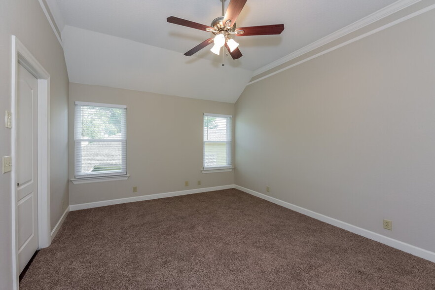Building Photo - 2937 Chapelwood Dr