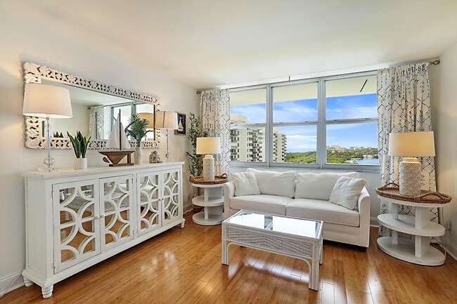 Building Photo - 2121 N Ocean Blvd