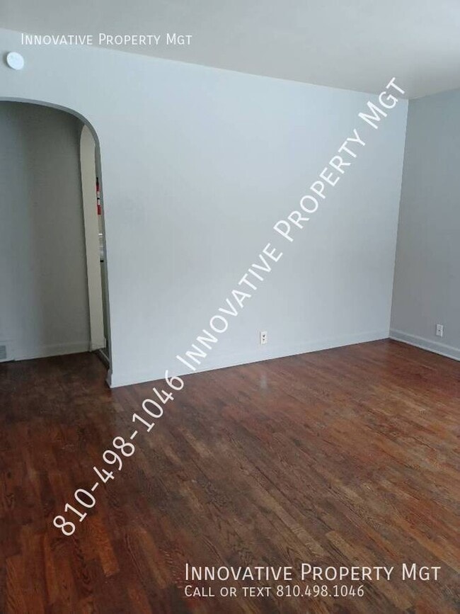 Building Photo - 2213 Savoy Ave