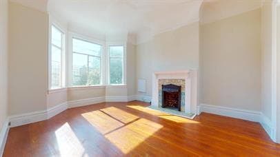 Building Photo - Beautiful 2 Bedroom 1 Bathroom with backya...